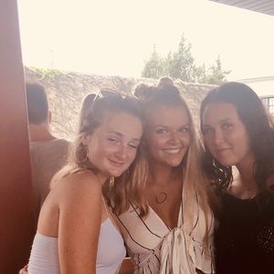 Meet your Posher, Christen